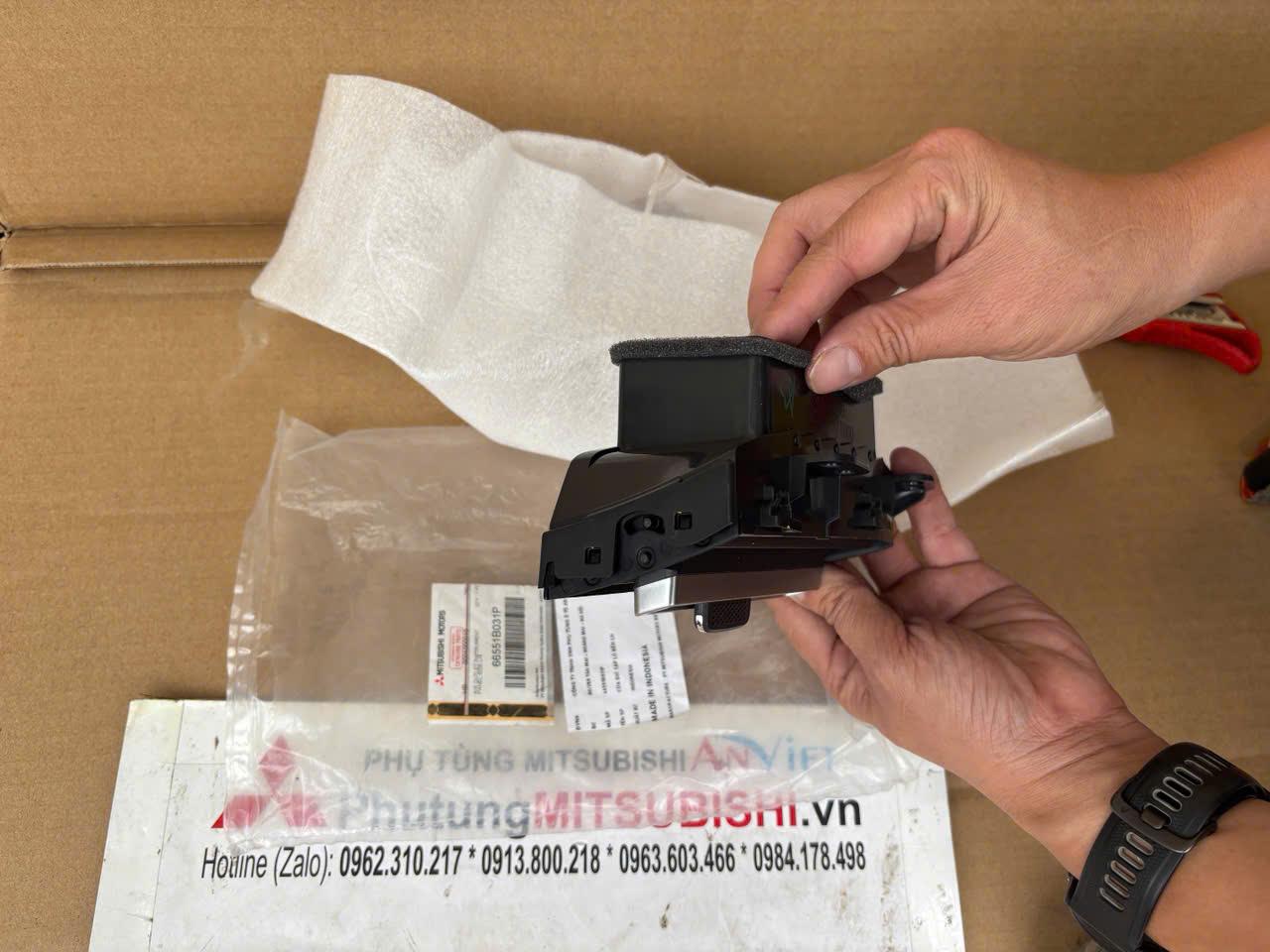 Cửa gi&oacute; điều h&ograve;a t&aacute;p l&ocirc; Mitsubishi XForce