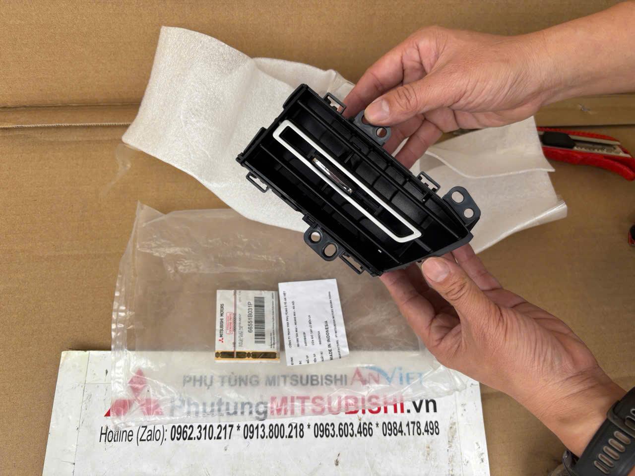 Cửa gió điều hòa táp lô Mitsubishi XForce 66551B031P 66550B031P