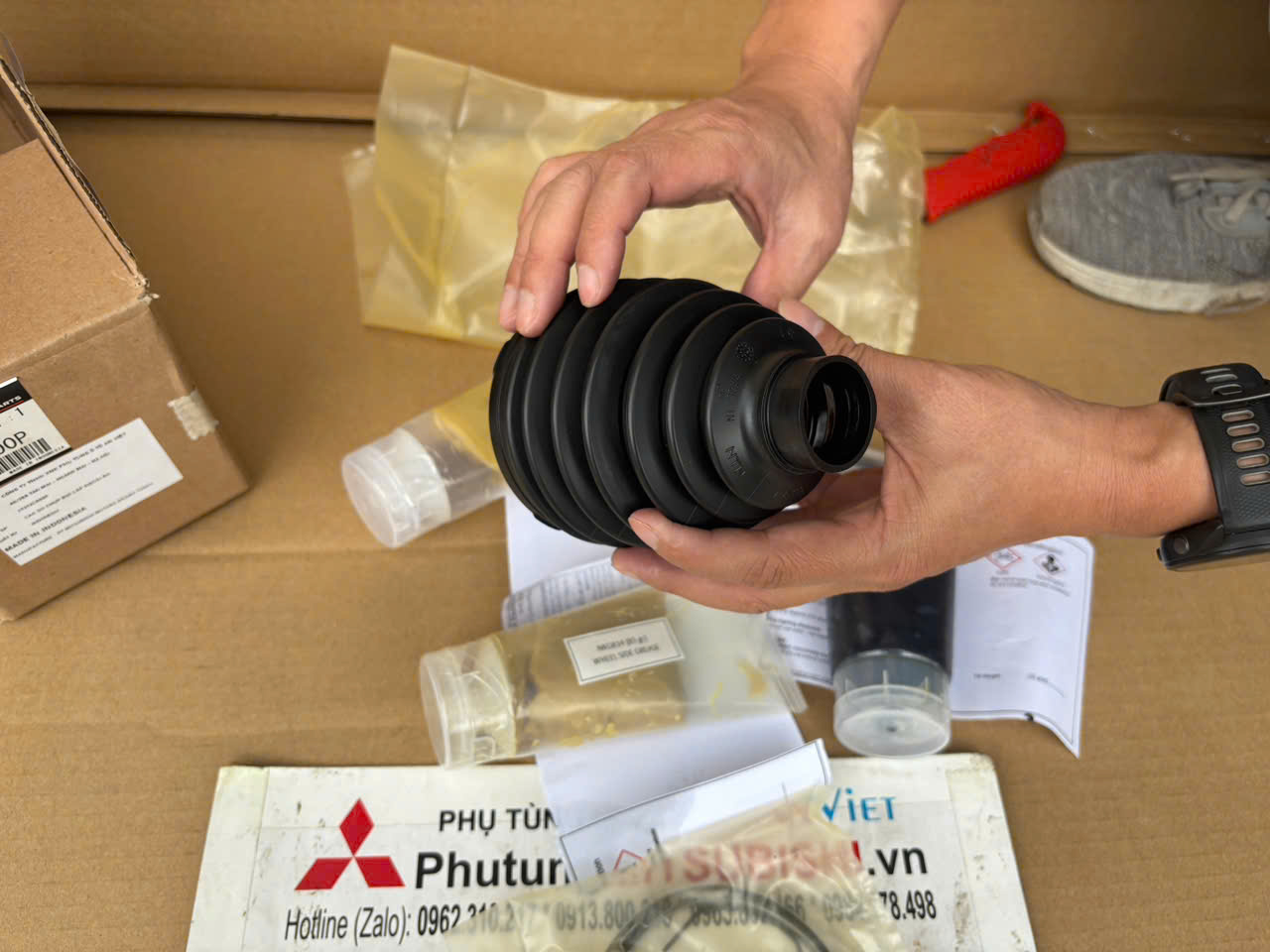 Cao su chụp bụi láp ngoài Mitsubishi Destinator DST 39292C000P 39293C000P