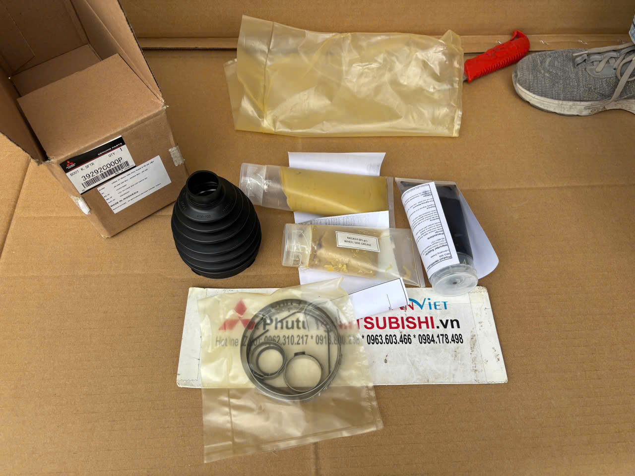 Cao su chụp bụi láp ngoài Mitsubishi Destinator DST 39292C000P 39293C000P