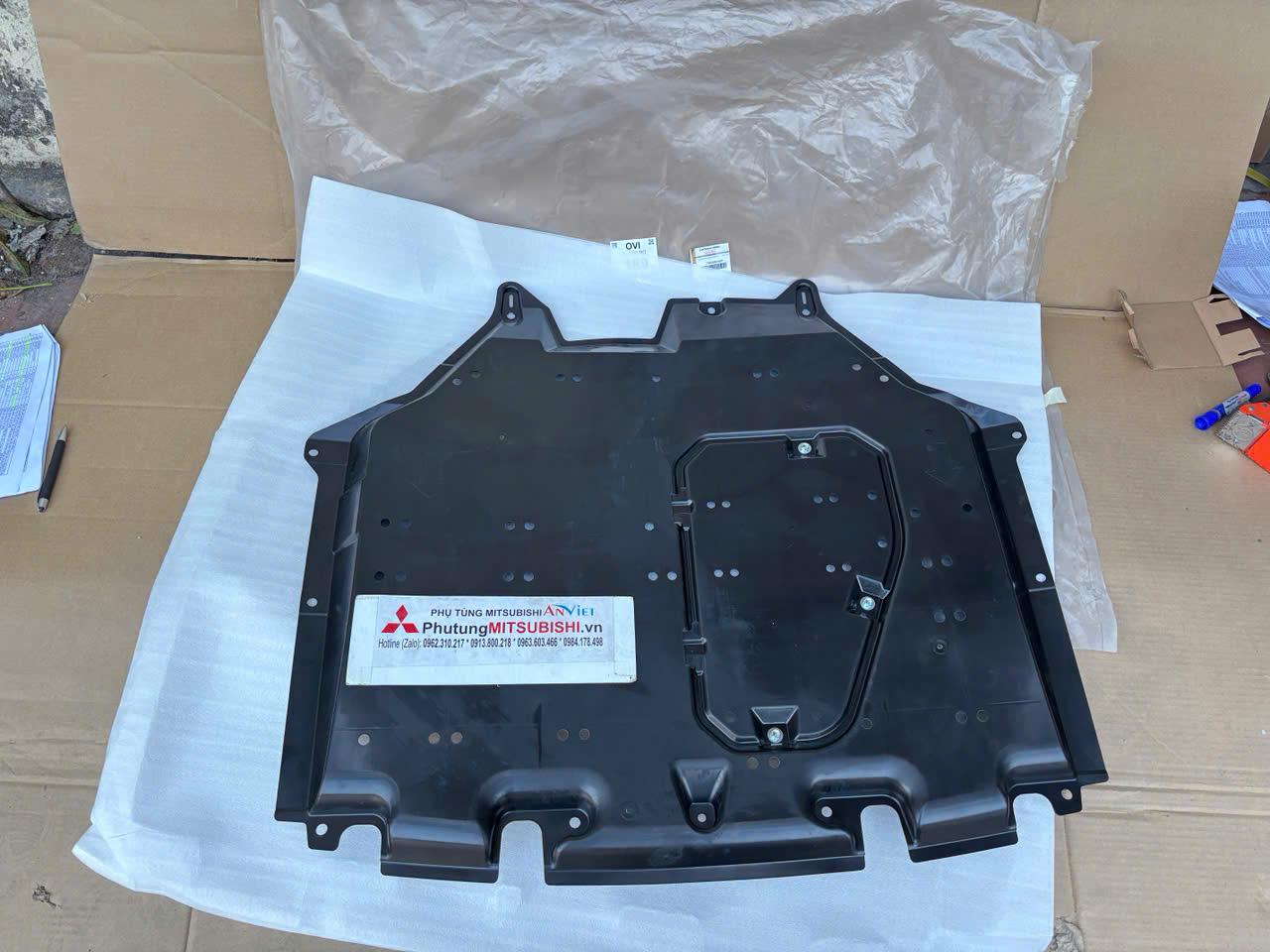 Chắn bùn gầm máy trước Mitsubishi XForce 75830B000P