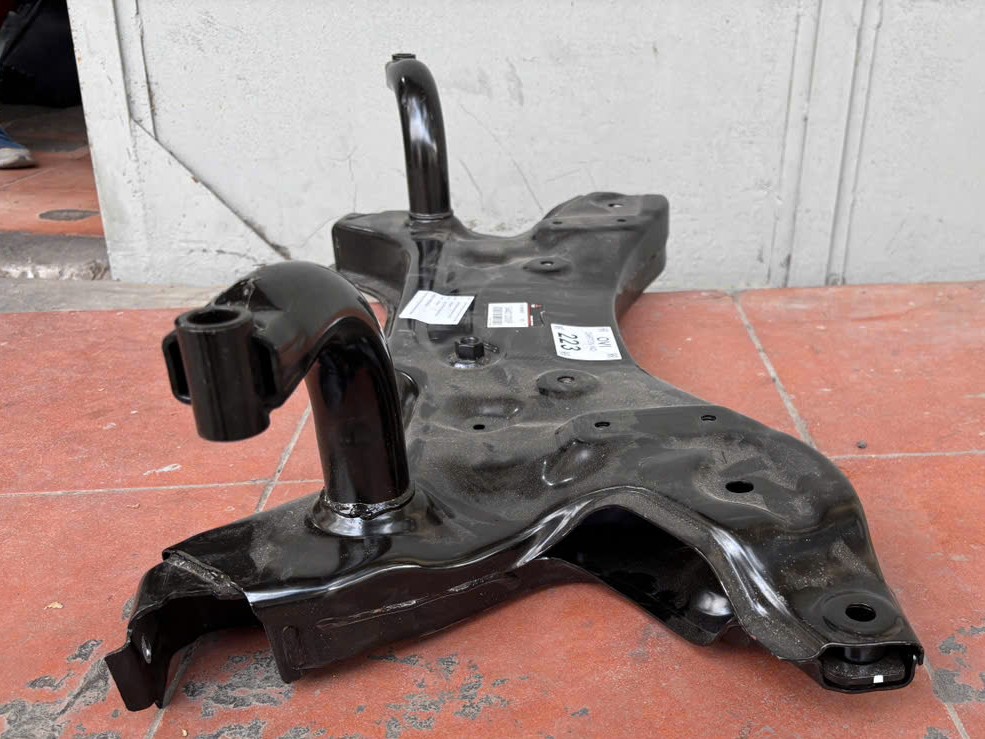 Giá đỡ động cơ, Dầm đỡ máy, Xà cánh bướm xe Mitsubishi Destinator DST 54401C000P