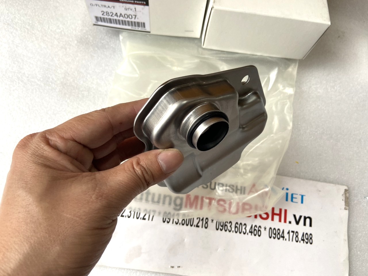 Lọc dầu nhớt hộp số tự động Mitsubishi Destinator DST 2824A007