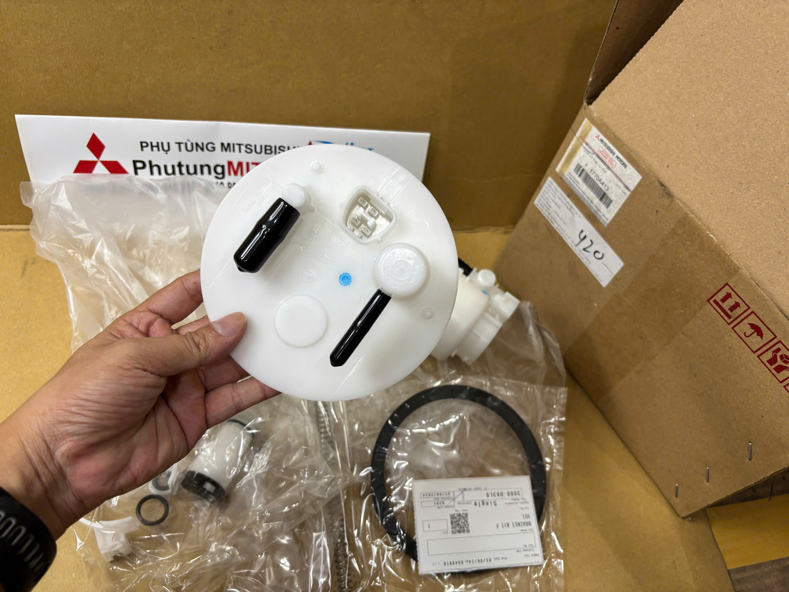 Cụm Lọc Xăng, Lọc Nhiên Liệu xe Mitsubishi Destinator DST 1770A413