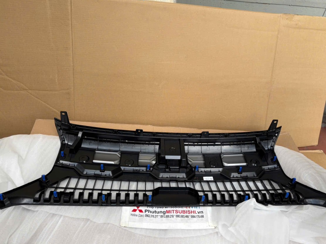 Mặt calang Mitsubishi Destinator DST Premium