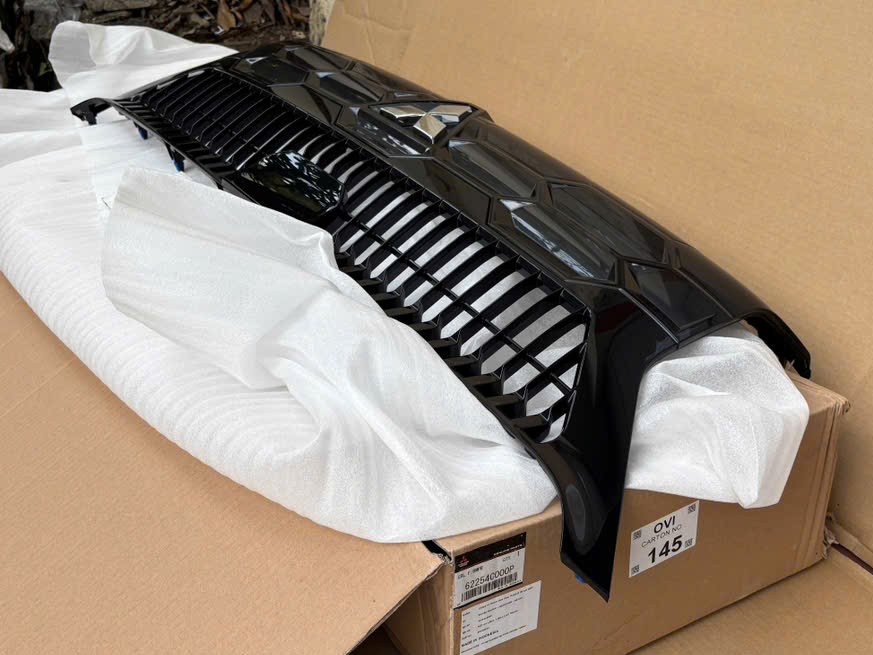 Mặt calang Mitsubishi Destinator DST Premium 62254C000P