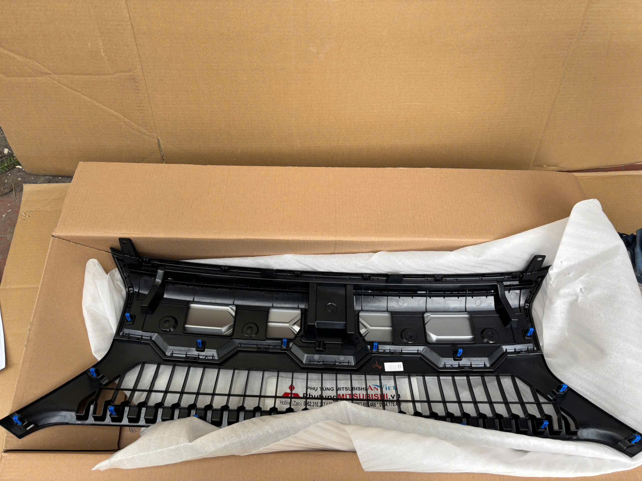 Mặt calang Mitsubishi Destinator DST Ultimate 62254C040P