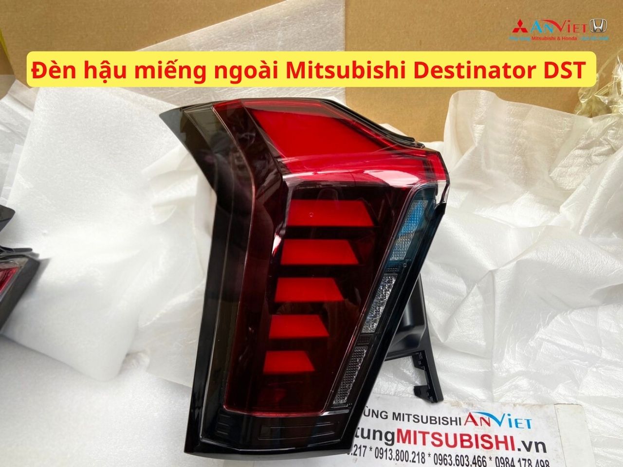 Đèn hậu miếng ngoài, đèn lái sau miếng trên hông Mitsubishi Destinator DST 26550C000P 26555C000P