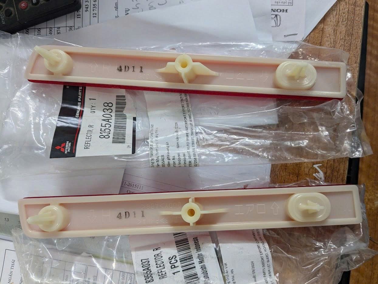 Đèn phản quang Mitsubishi Xforce 2024, DESTINATOR 2025, Xpander 2025