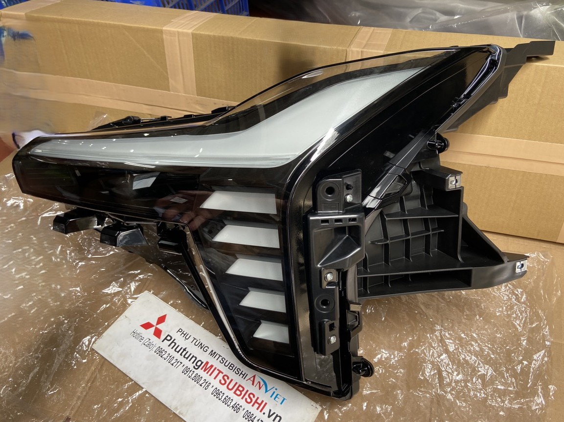 Đèn pha xe Mitsubishi Destinator DST 26060C000P 26010C000P