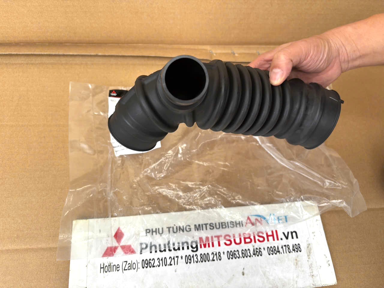 Ống cao su Sun sun hút gió vào Bầu lọc Mitsubishi Destinator DST 16576W110P