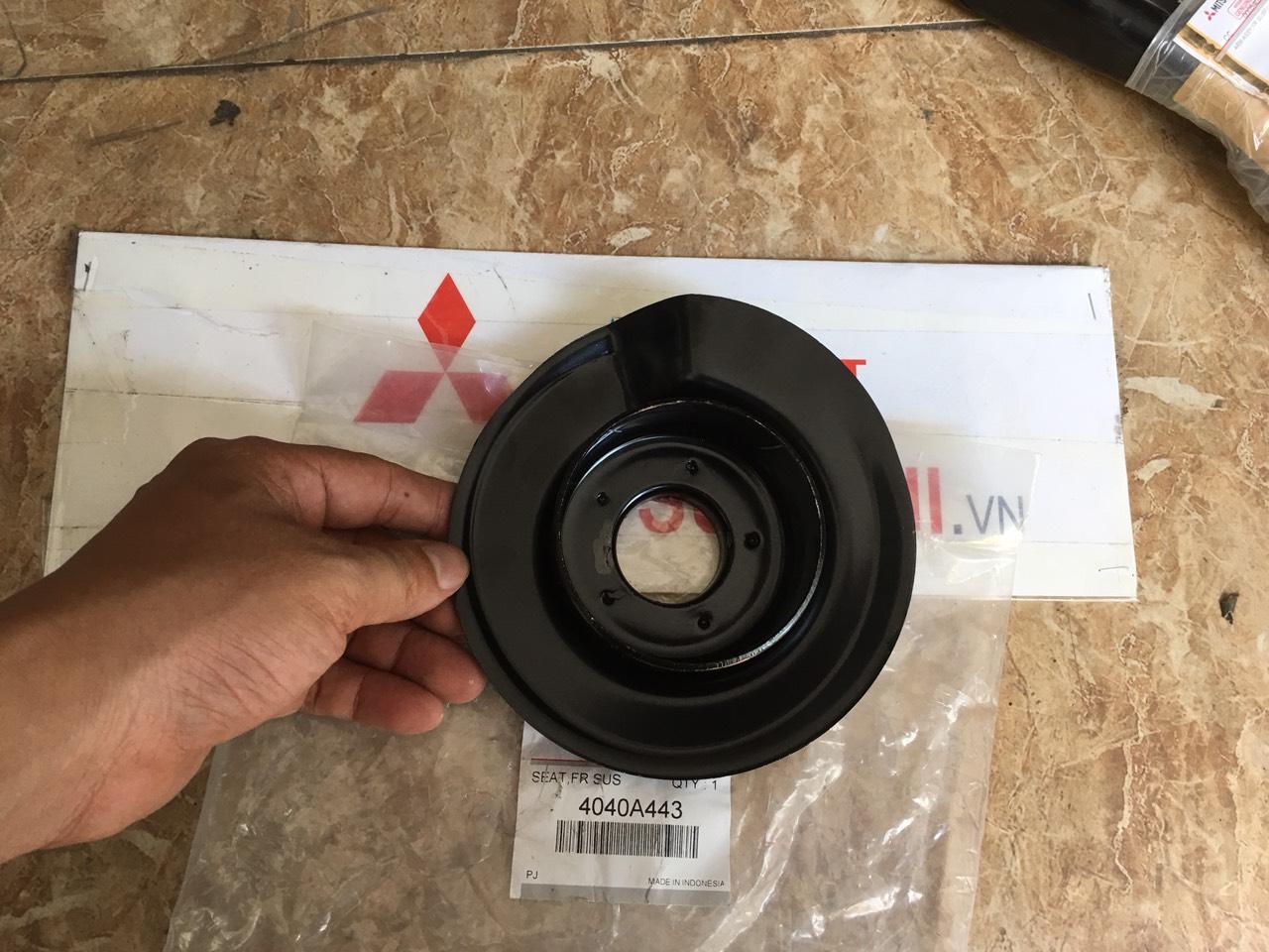 Sắt đỡ lò xo giảm xóc trước phía trên, Bát Bèo Xe Mitsubishi Destinator DST 4040A443