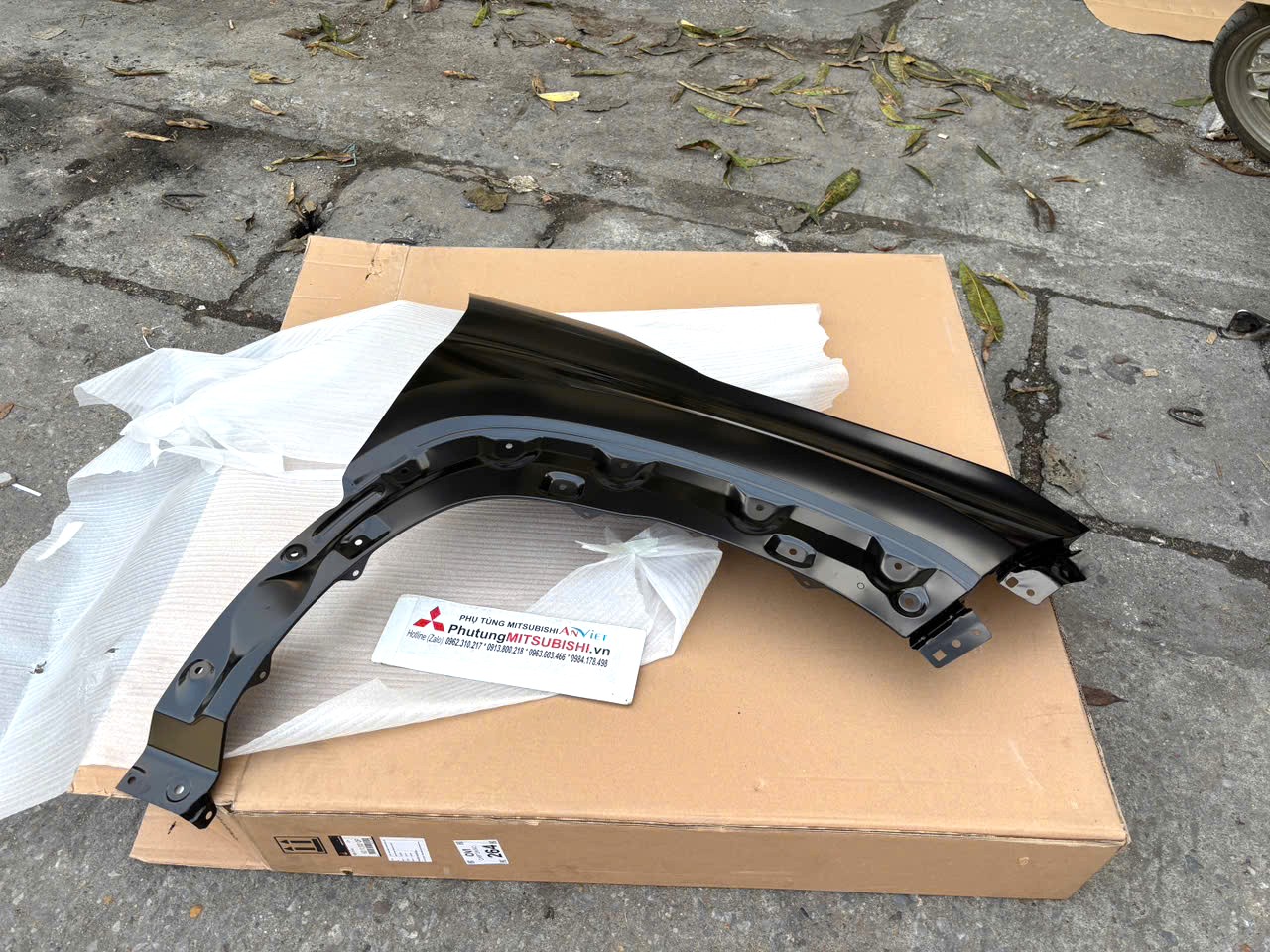 Tai xe Mitsubishi Destinator DST