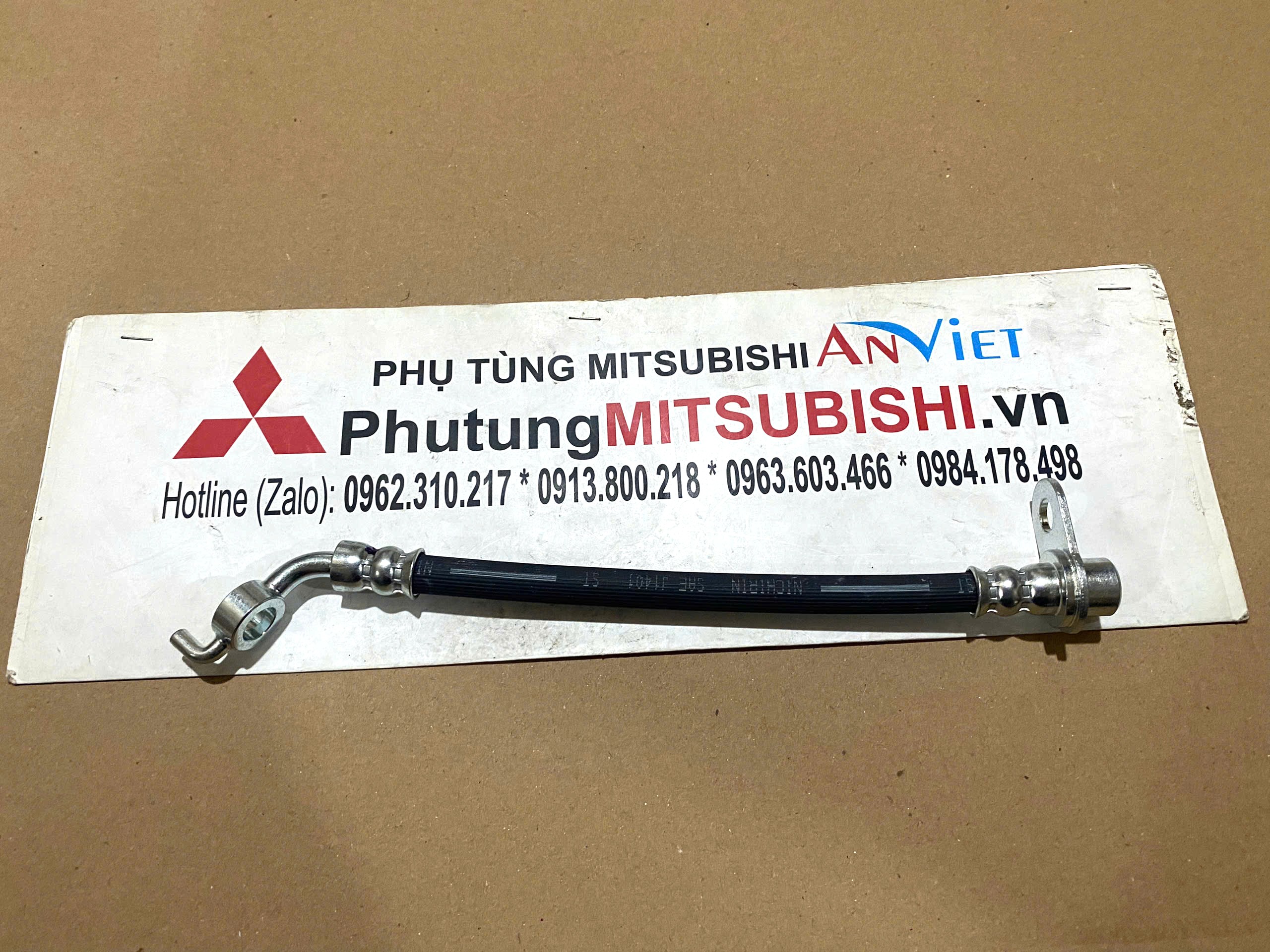 Tuy ô, cao su vào phanh bánh sau xe Mitsubishi Destinator DST 46211W070P
