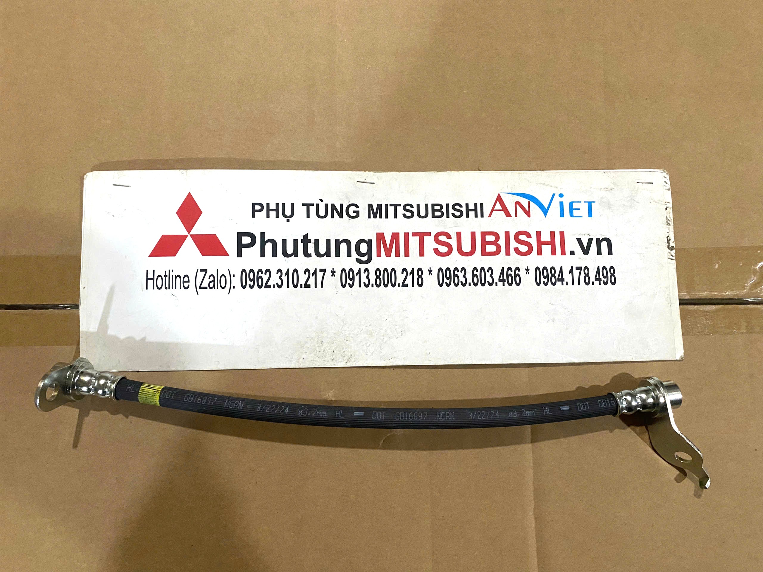 Tuy ô, cao su vào phanh bánh sau xe Mitsubishi Destinator DST 46210B010P 46211B010P
