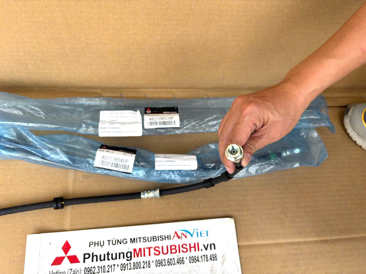 Tuy ô, cao su vào phanh bánh trước xe Mitsubishi Destinator DST 46210B030P 46211B040P