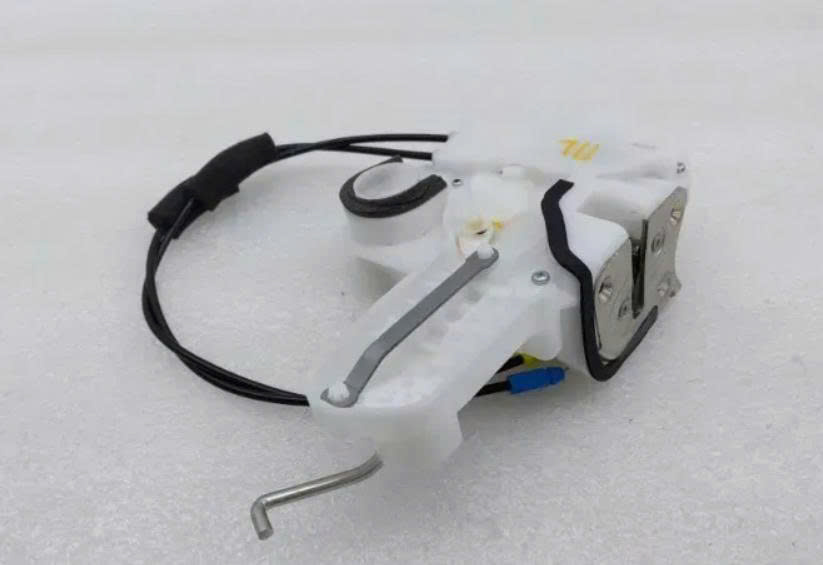 bãi 5715A775 Khóa ngậm cửa trước Lh Mitsubishi Outlander 5 giắc  - cơ cấu khóa cửa