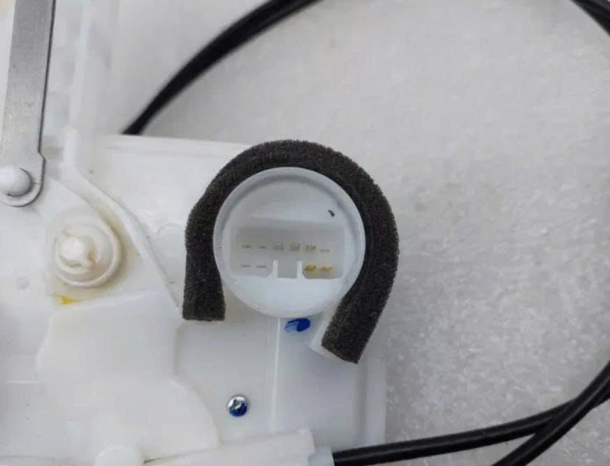 bãi 5715A775 Khóa ngậm cửa trước Lh Mitsubishi Outlander 5 giắc  - cơ cấu khóa cửa