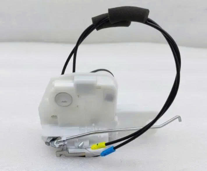 bãi 5715A775 Khóa ngậm cửa trước Lh Mitsubishi Outlander 5 giắc  - cơ cấu khóa cửa