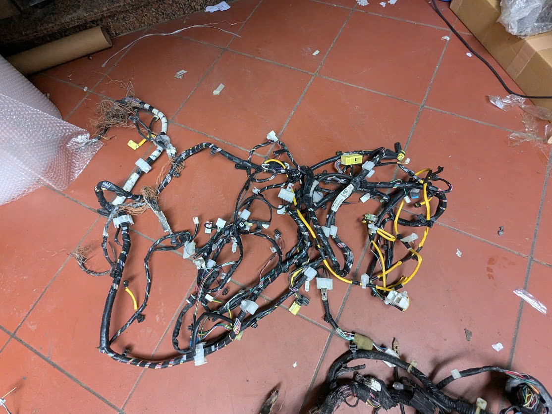 BỘ DÂY ĐIỆN sàn xe bộ dây điện đèn gầm cảm biến khoảng cách cản trước  bộ dây điện yên ngựa  BỘ DÂY ĐIỆN TAPLO bộ dây điện điều khiển động cơ Mitsubishi Outlander hàng bãi