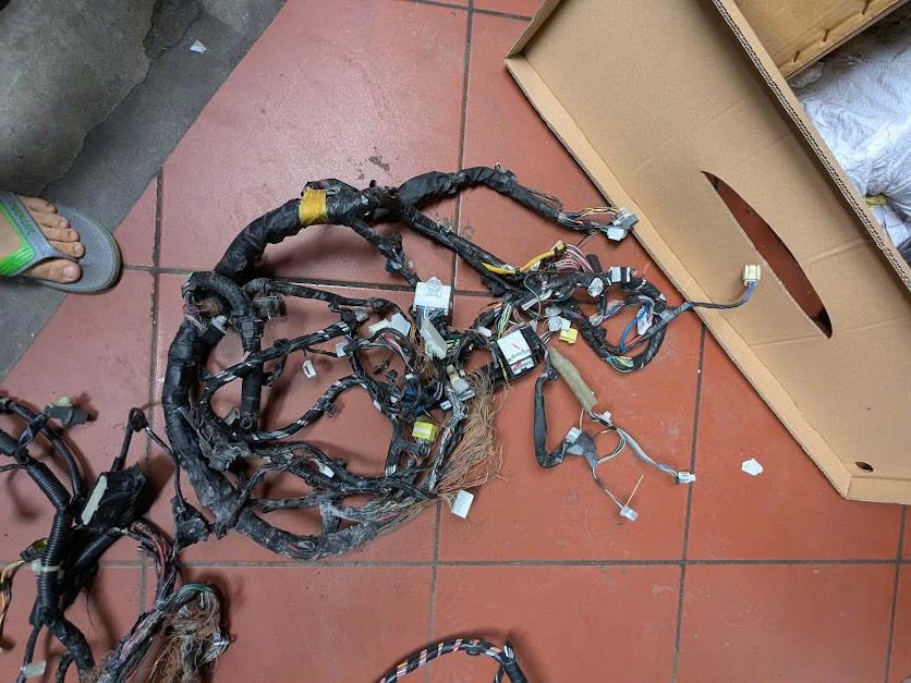 BỘ DÂY ĐIỆN sàn xe bộ dây điện đèn gầm cảm biến khoảng cách cản trước  bộ dây điện yên ngựa  BỘ DÂY ĐIỆN TAPLO bộ dây điện điều khiển động cơ Mitsubishi Outlander hàng bãi