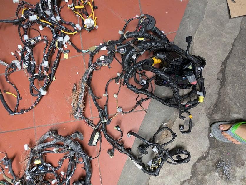 BỘ DÂY ĐIỆN sàn xe bộ dây điện đèn gầm cảm biến khoảng cách cản trước  bộ dây điện yên ngựa  BỘ DÂY ĐIỆN TAPLO bộ dây điện điều khiển động cơ Mitsubishi Outlander hàng bãi