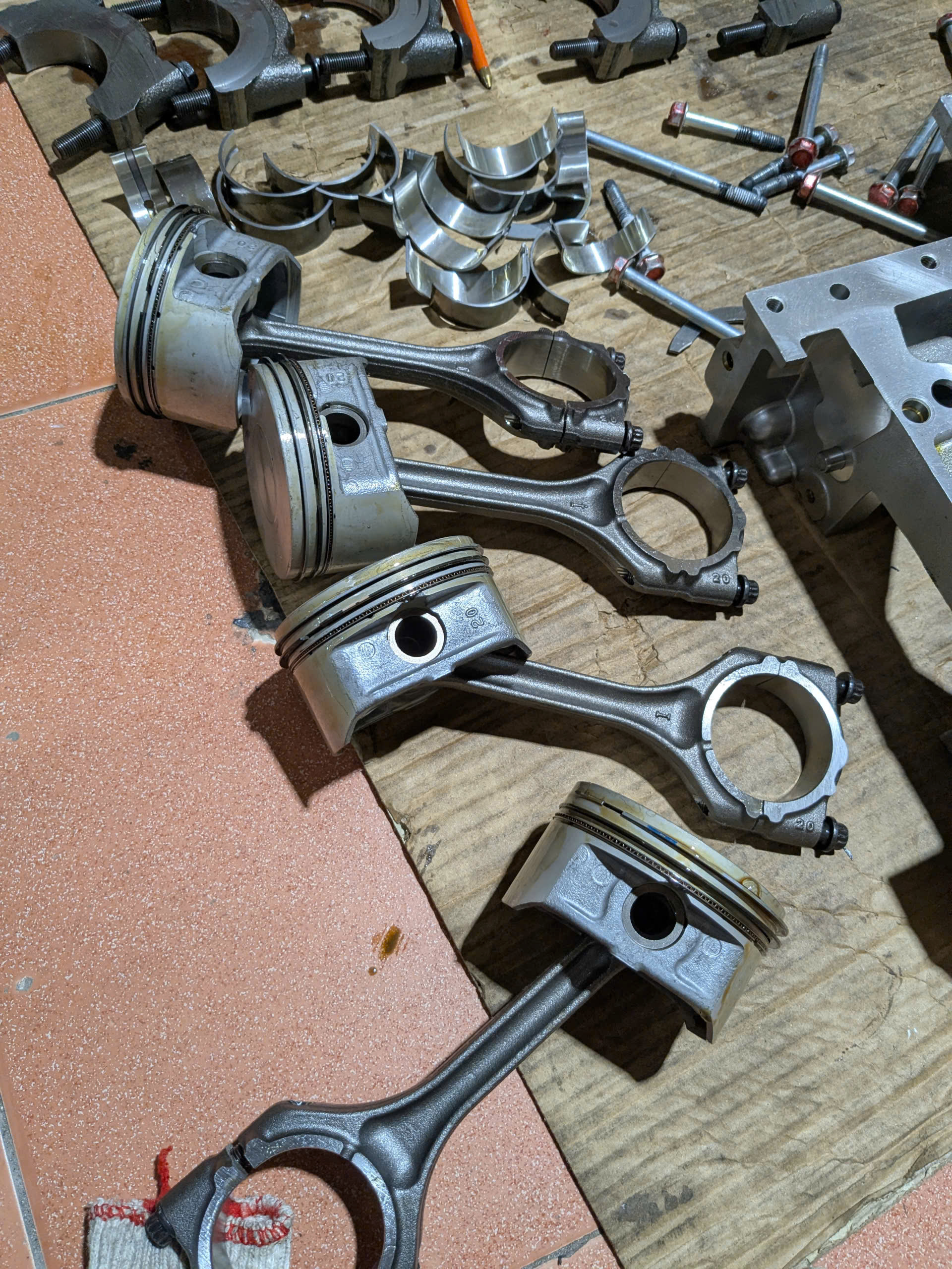 Bộ piston xéc măng và tay biên máy động cơ  Xe Mitsubishi Outlander 2018-2024 , Xe Mitsubishi Outlander Sport 2014-2017 máy 2.0 1110D624 1110A436 1115A068