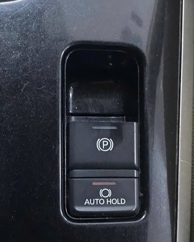 Công tắc điều khiển phanh tay điện tử phanh đỗ và auto hold Mitsubishi Outlander 8606A033