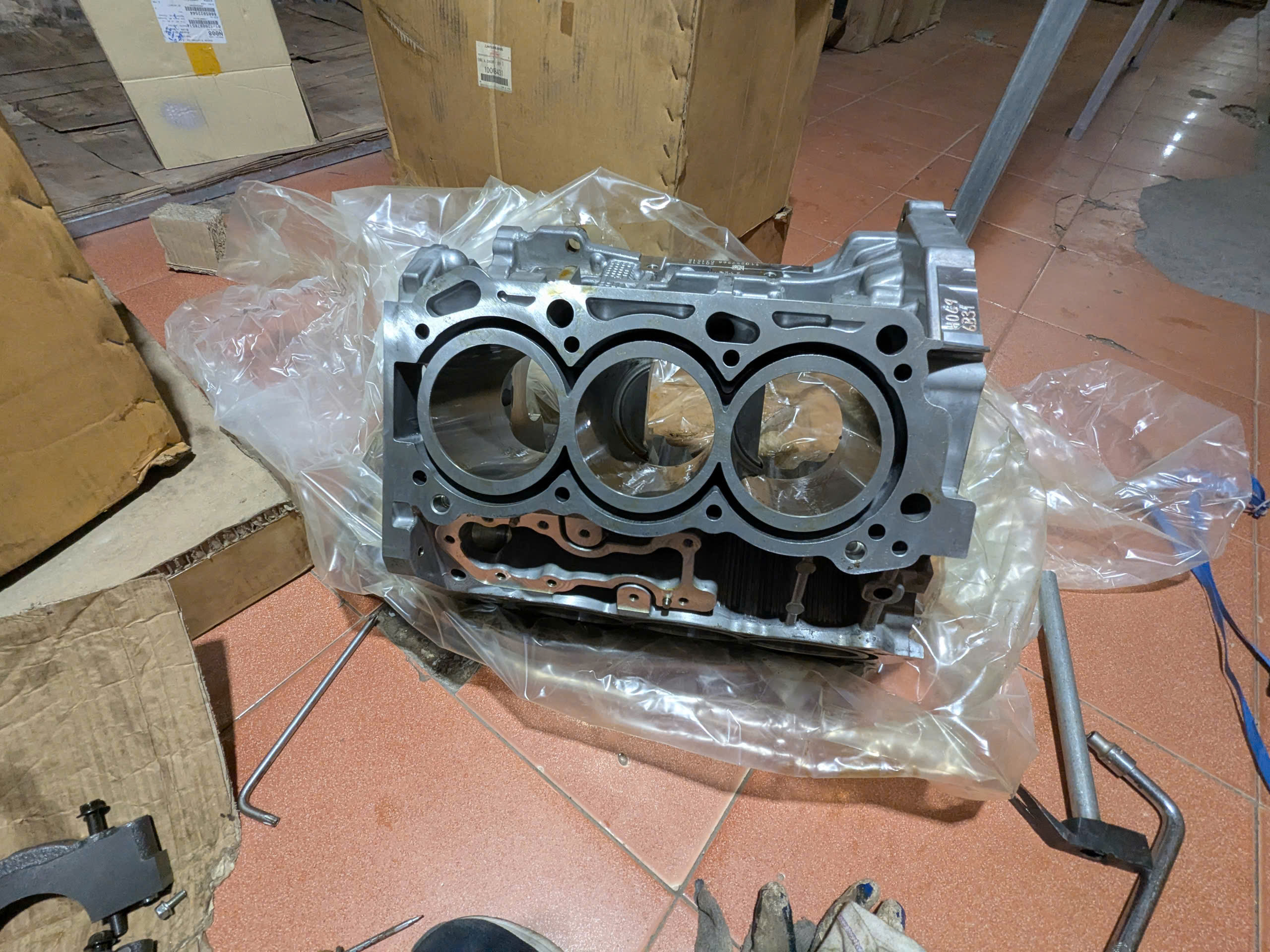 Thân Lốc máy động cơ Xe Mitsubishi Pajero Sport 2010-2018  6b31 3.0 1050B043 1000D024 1000B431 