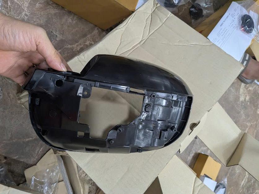 Vành viền gương phần nhựa đen bát đựng  vỏ  gương Mitsubishi Outlander LH và RH