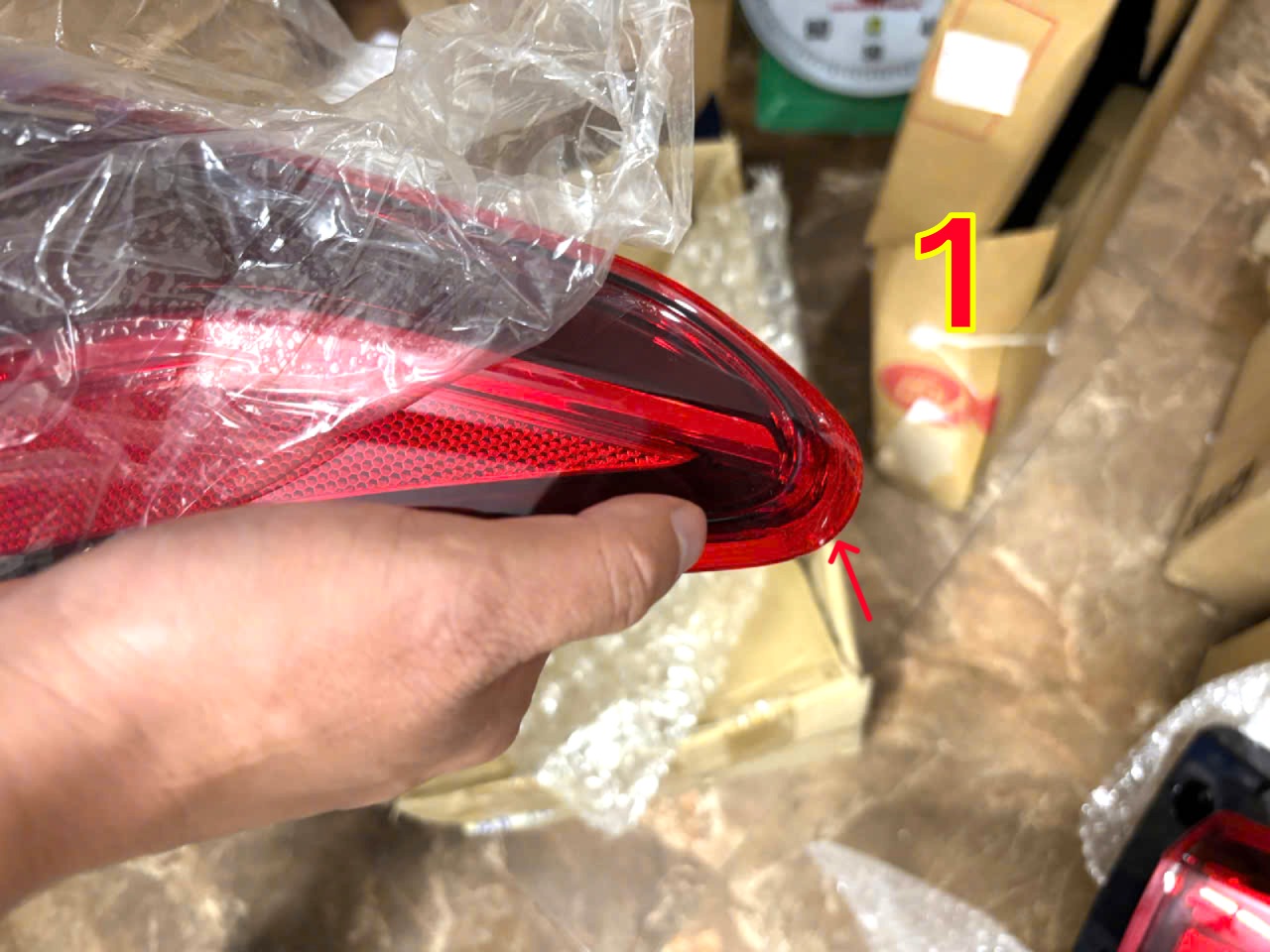 Thanh lý Đèn hậu xe Mitsubishi Outlander miếng ngoài