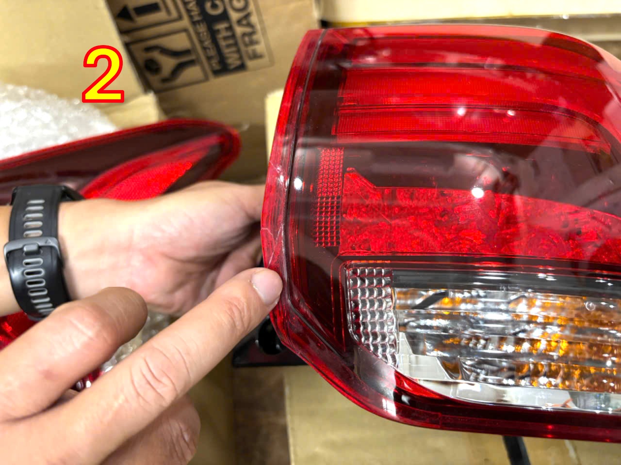 Thanh lý Đèn hậu xe Mitsubishi Outlander miếng ngoài