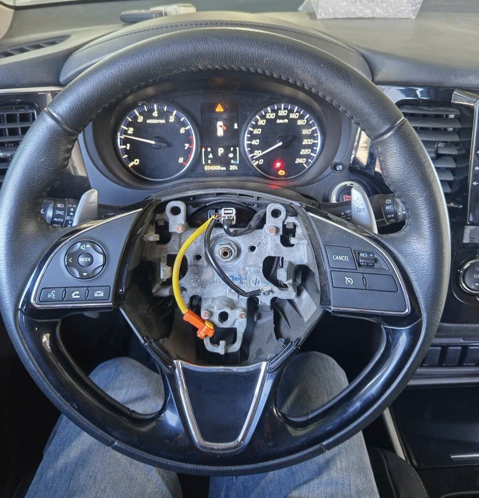 Công tắc điều khiển Cruise Control vô lăng Mitsubishi Outlander, Xpander hàng bãi