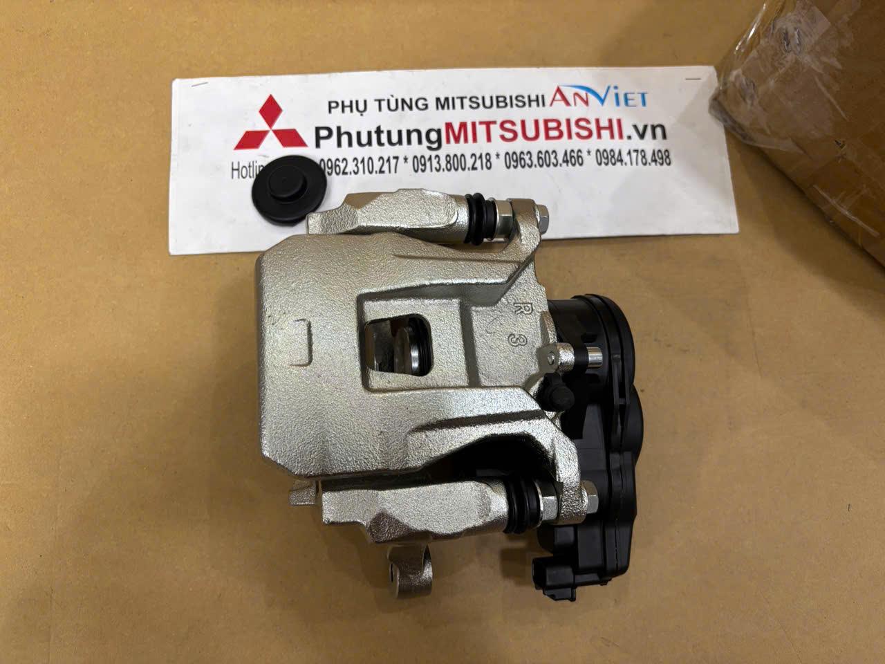 Thanh lý Cụm gông phanh sau xe Mitsubishi Outlander