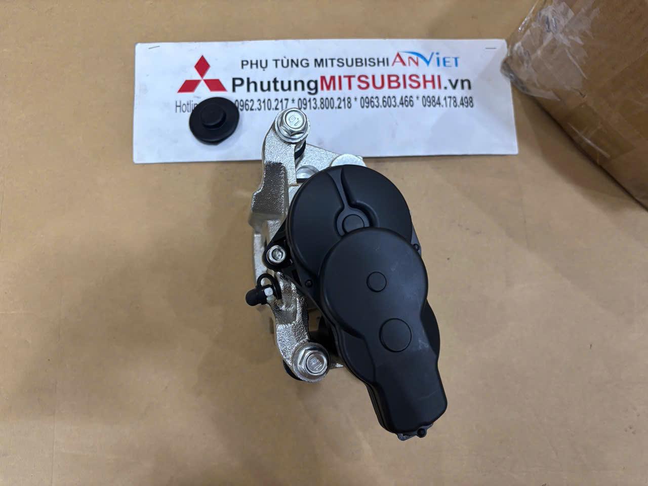 Thanh lý Cụm gông phanh sau xe Mitsubishi Outlander