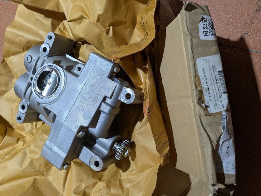 Cụm trục cân bằng đối trọng và Bơm dầu Mitsubishi Outlander 2.4