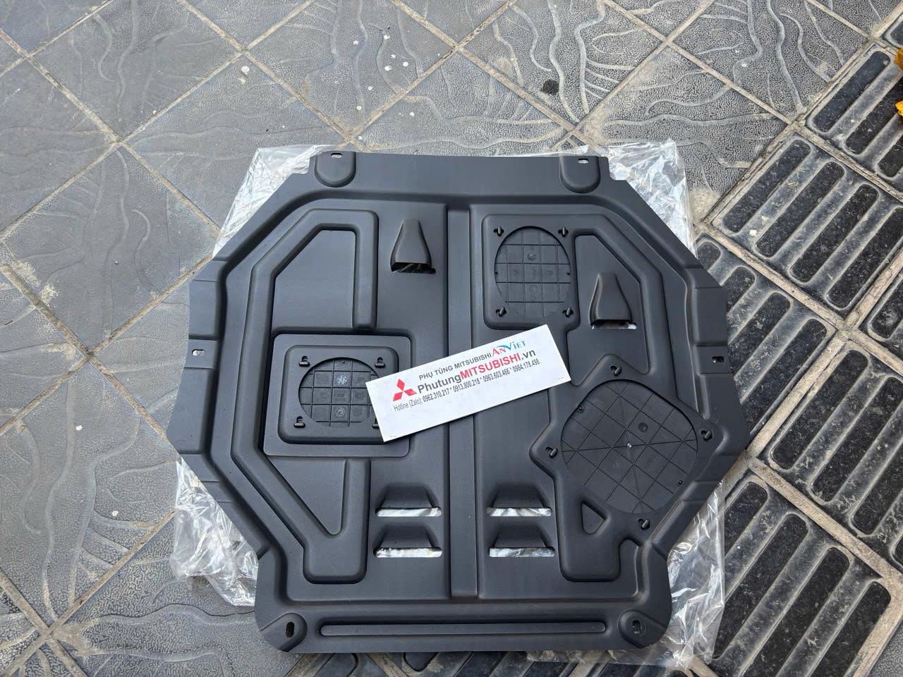 Chắn bùn gầm máy xe Mitsubishi Outlander 