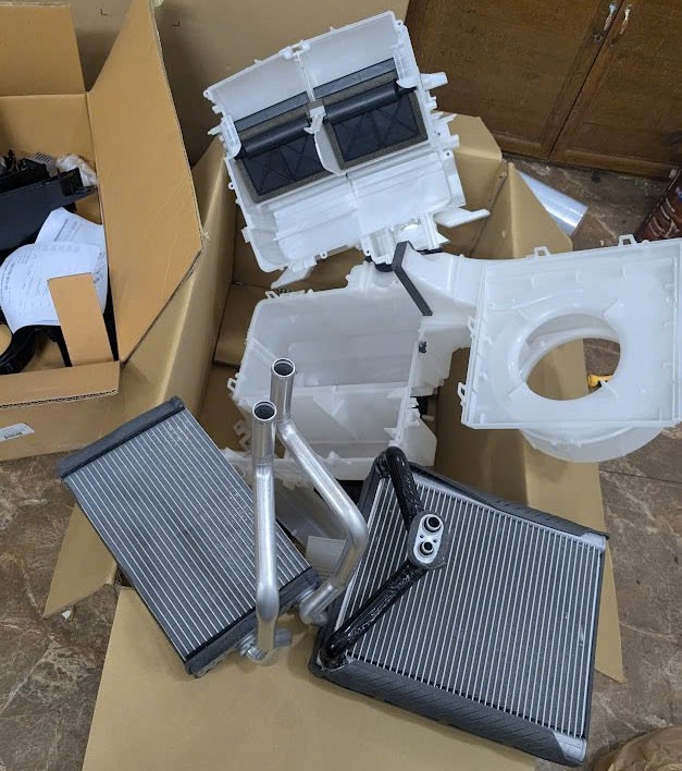 Dàn sưởi xe Mitsubishi Outlander