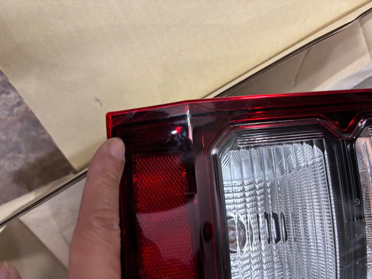 Đèn hậu, đèn lái sau xe Mitsubishi Triton 2025-2026 thanh lý 20/12/2025