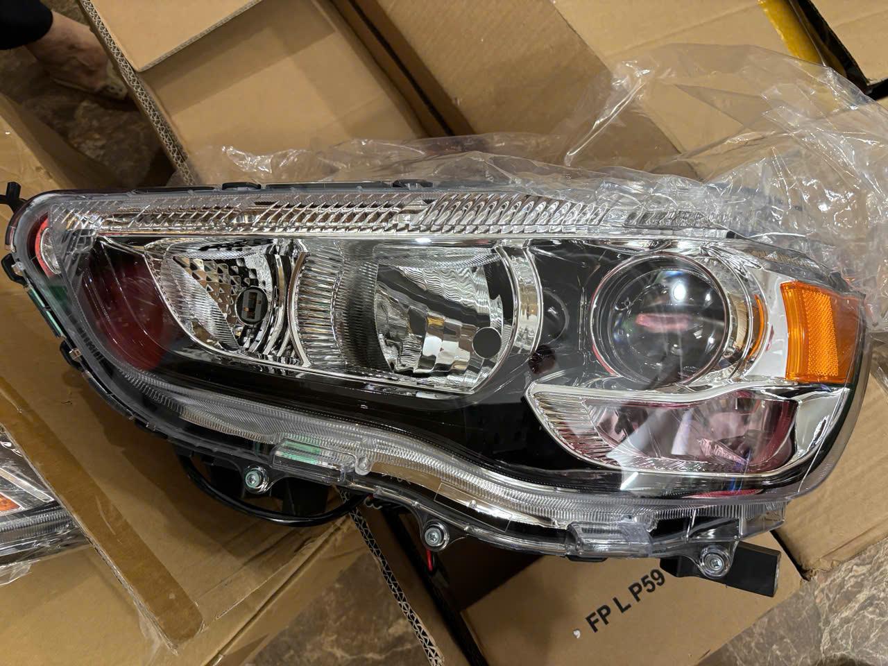 Đèn pha xe Mitsubishi Outlander 2014-2016 Chóa đen | 8301C491-8301C492