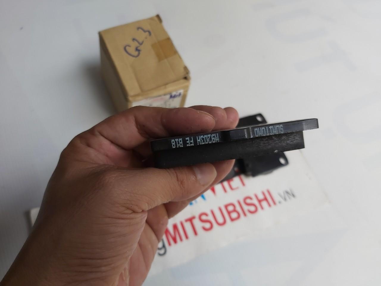 Má phanh sau xe mitsubishi Pajero sport