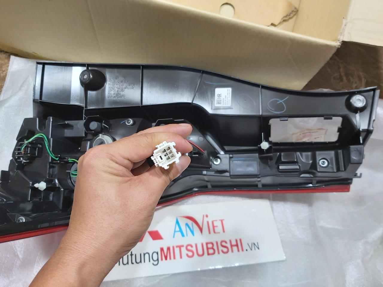 Thanh lý Đèn hậu xe Mitsubishi Pajero Sport 2018-2021