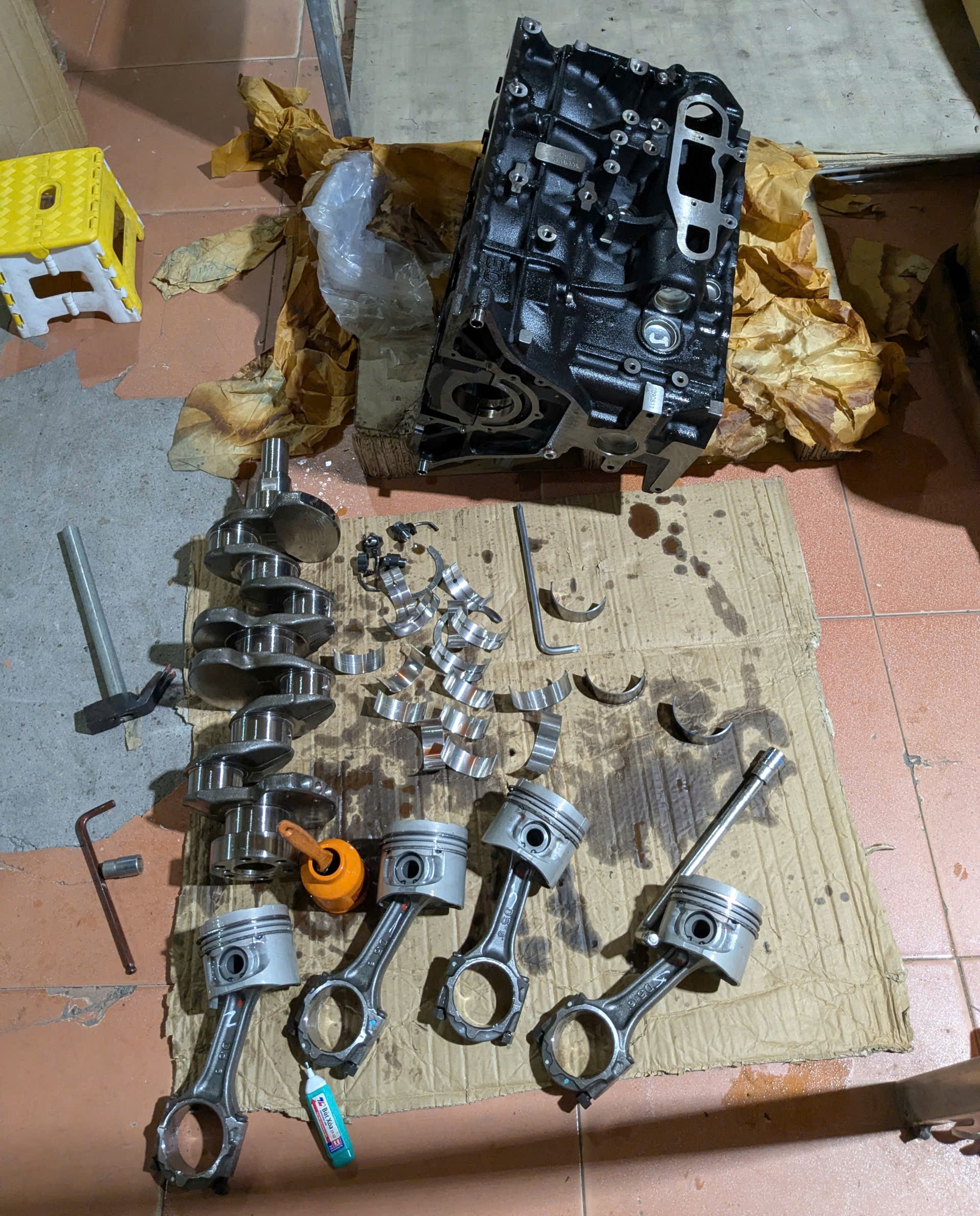 Bộ piston xéc măng và tay biên máy động cơ 2.5 4d56u Xe Mitsubishi Triton 2008-2019 Xe Mitsubishi Pajero Sport 2010-2018 1110C313 1110C316 1110A593 1110A594 1110A561 1110B977 1115A343 1115a035 