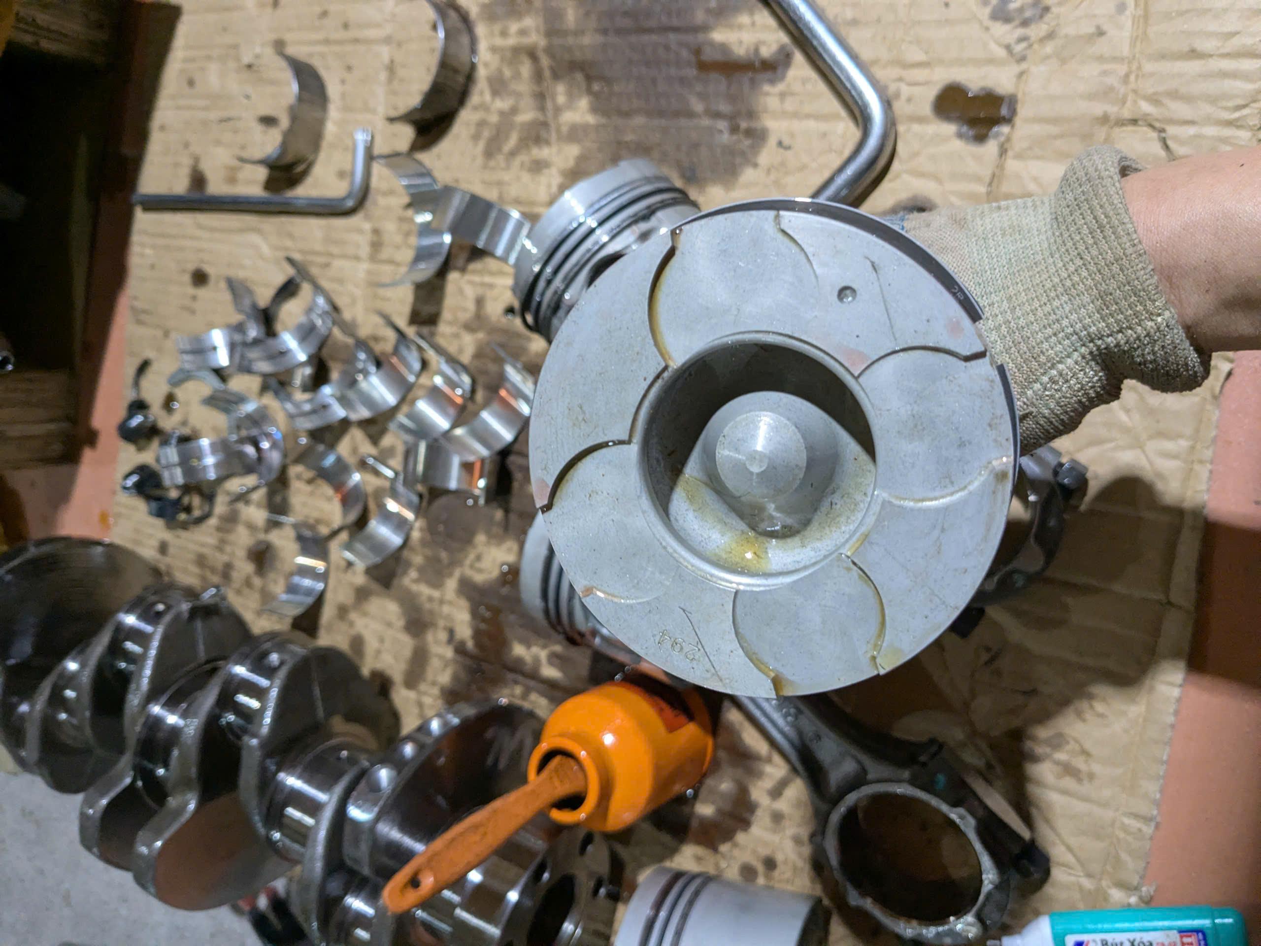 Bộ piston xéc măng và tay biên máy động cơ 2.5 4d56u Xe Mitsubishi Triton 2008-2019 Xe Mitsubishi Pajero Sport 2010-2018 1110C313 1110C316 1110A593 1110A594 1110A561 1110B977 1115A343 1115a035 