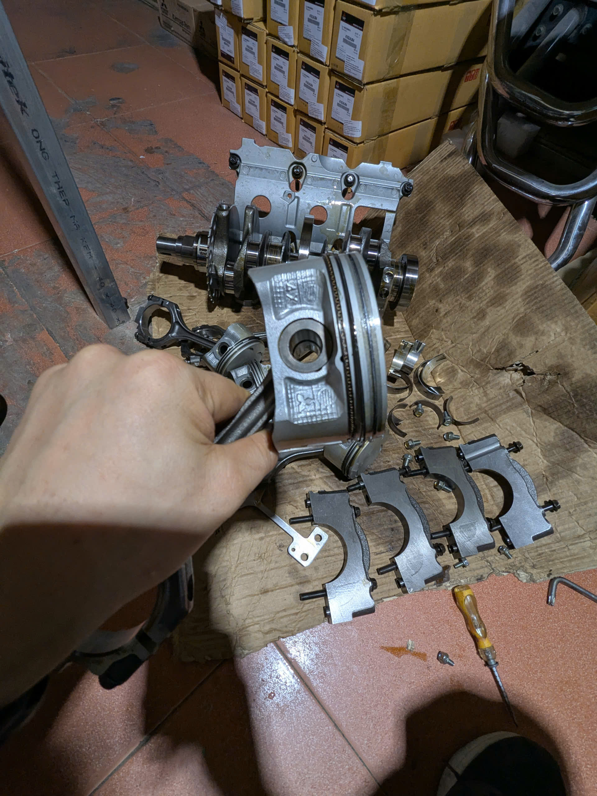 Bộ piston xéc măng và tay biên máy động cơ 3.0 6B31 Xe Mitsubishi Pajero Sport 2010-2018 Xe Mitsubishi Pajero Sport 2010-2018 model Kg6w Kh6w ks5w kr5w 1110B629 1110B630 1110C099 1110C100 1110B435 1115A469-1115A096 