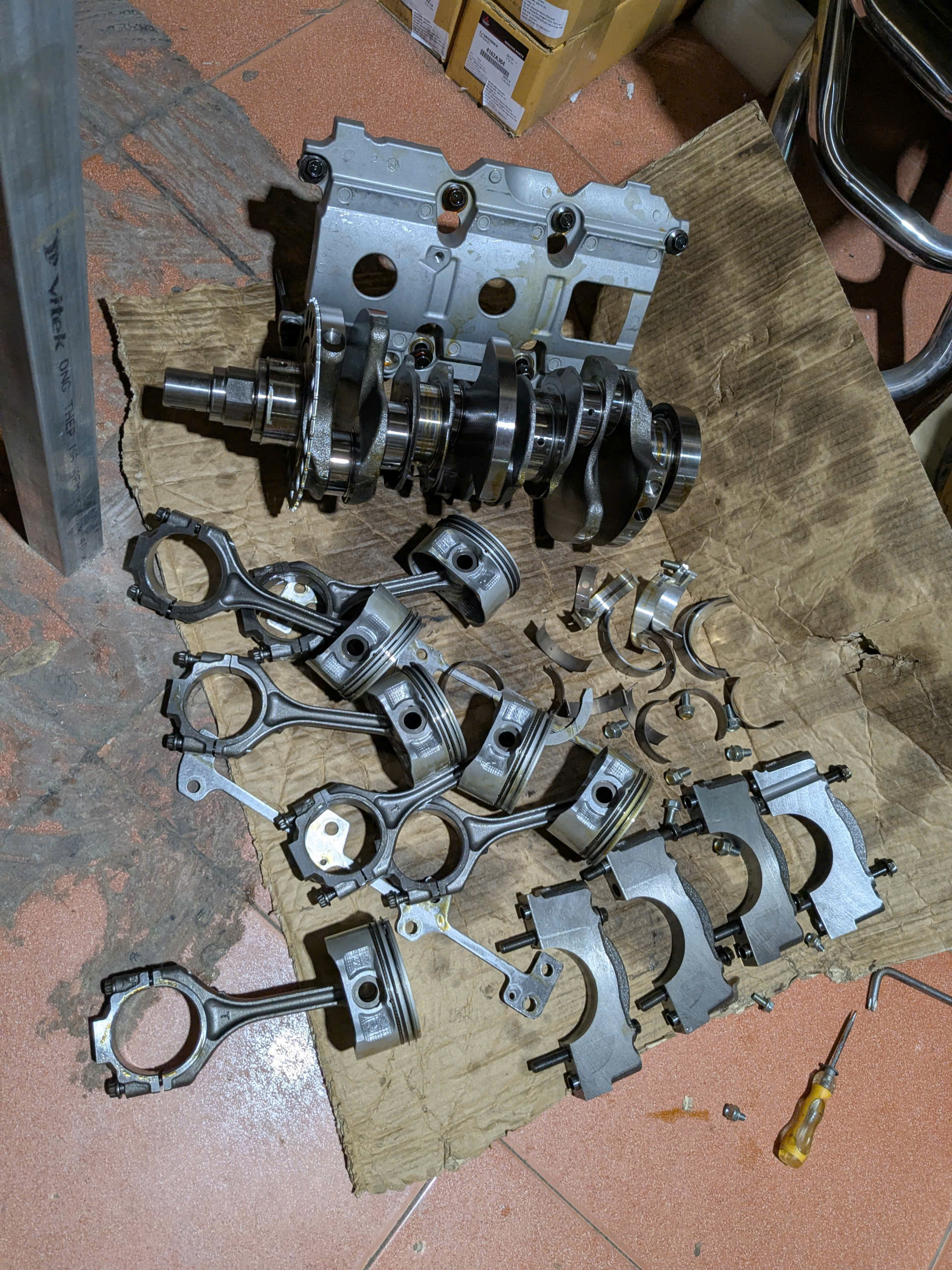 Bộ piston xéc măng và tay biên máy động cơ 3.0 6B31 Xe Mitsubishi Pajero Sport 2010-2018 Xe Mitsubishi Pajero Sport 2010-2018 model Kg6w Kh6w ks5w kr5w 1110B629 1110B630 1110C099 1110C100 1110B435 1115A469-1115A096 