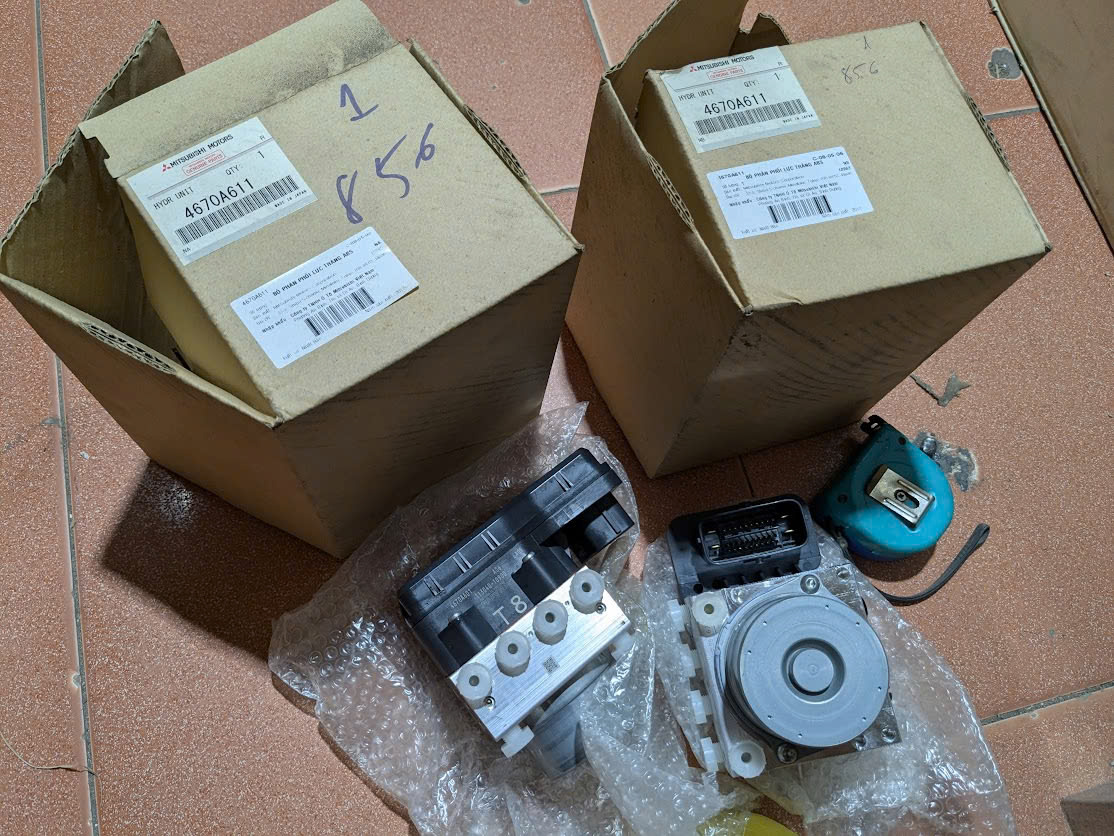 Cụm bơm ABS Mitsubishi Pajero Sport và Triton