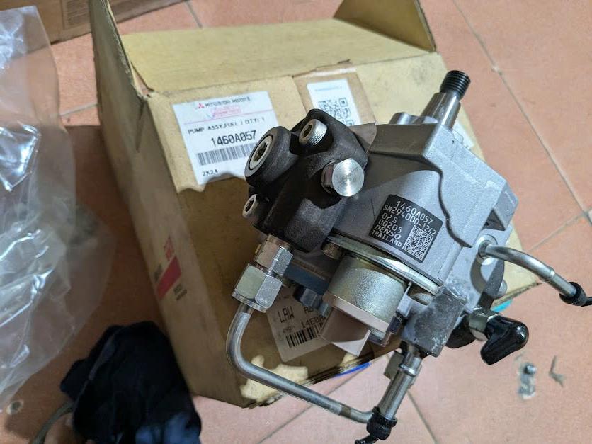 Cụm bơm cao áp nhiên liệu dầu Mitsubishi Triton, Pajero Sport