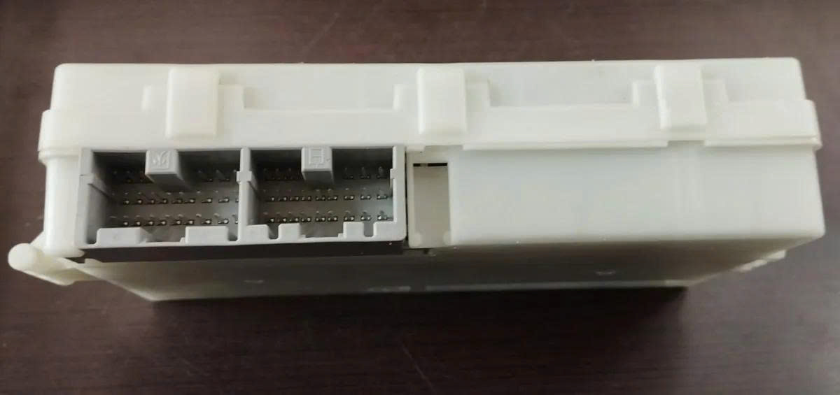 Hộp etacs Mitsubishi Pajero Sport, hộp Body Pajero Sport dưới hộp cầu chì trong táp lô xe 8637B244 