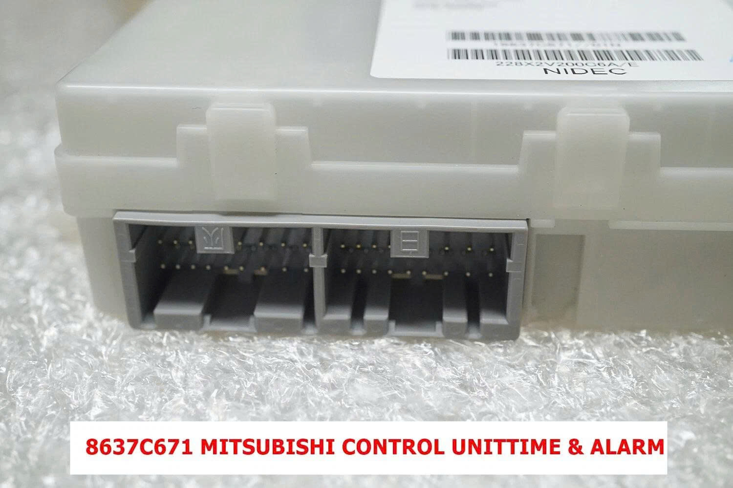 Hộp etacs Mitsubishi Pajero Sport, hộp Body Pajero Sport dưới hộp cầu chì trong táp lô xe 8637c671 